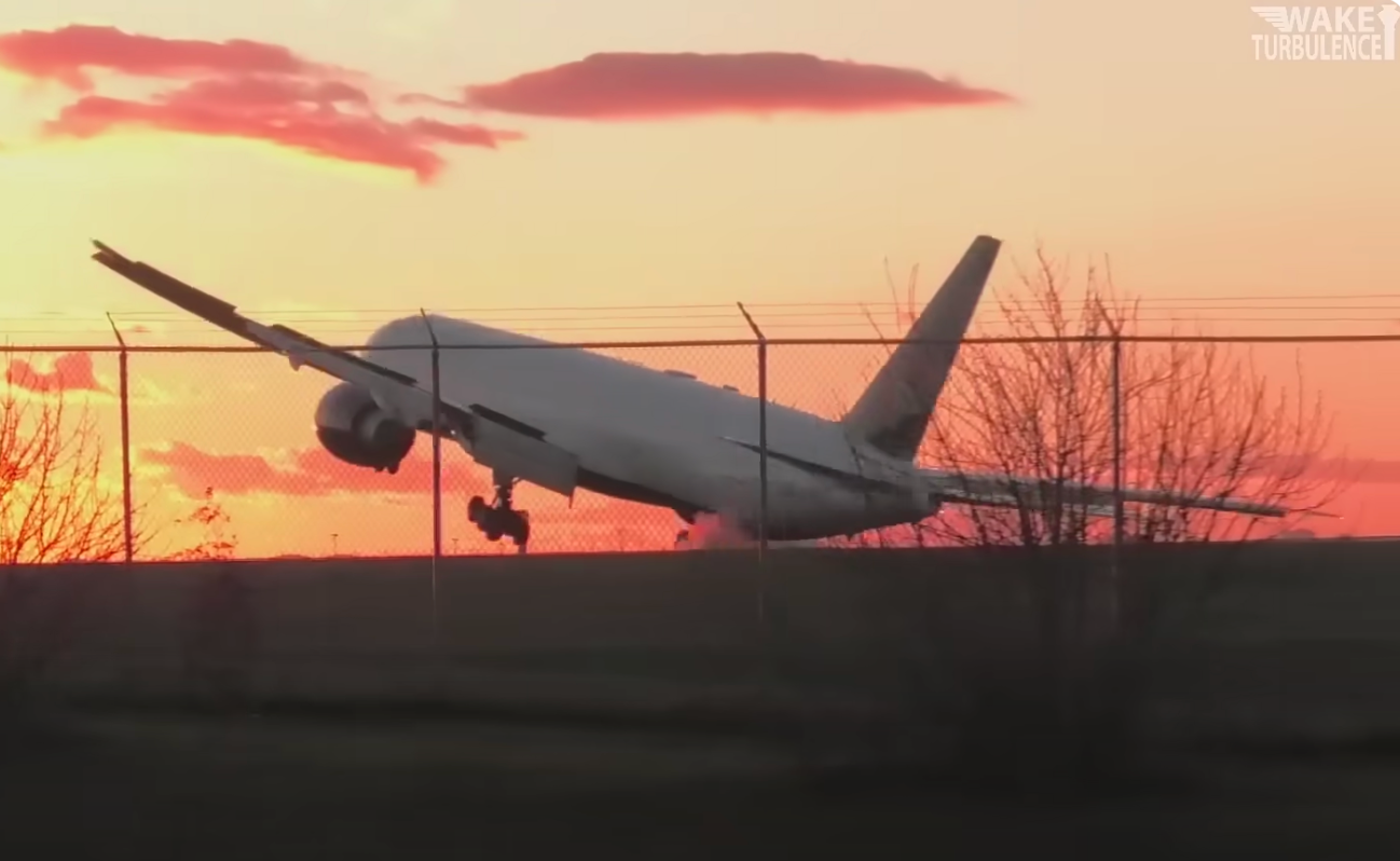 Air Canada Flight Makes Heart Stopping Rough Landing Amid Heavy   Screenshot 2023 11 15 At 09.47.06 